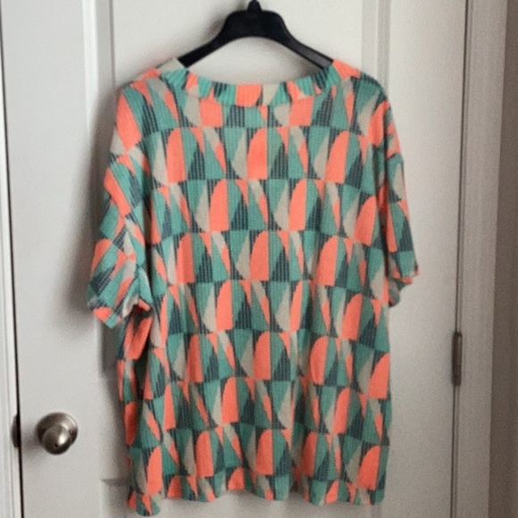 Vibrant Green and Orange Blouse for Effortless Elegance - Picture 4 of 5